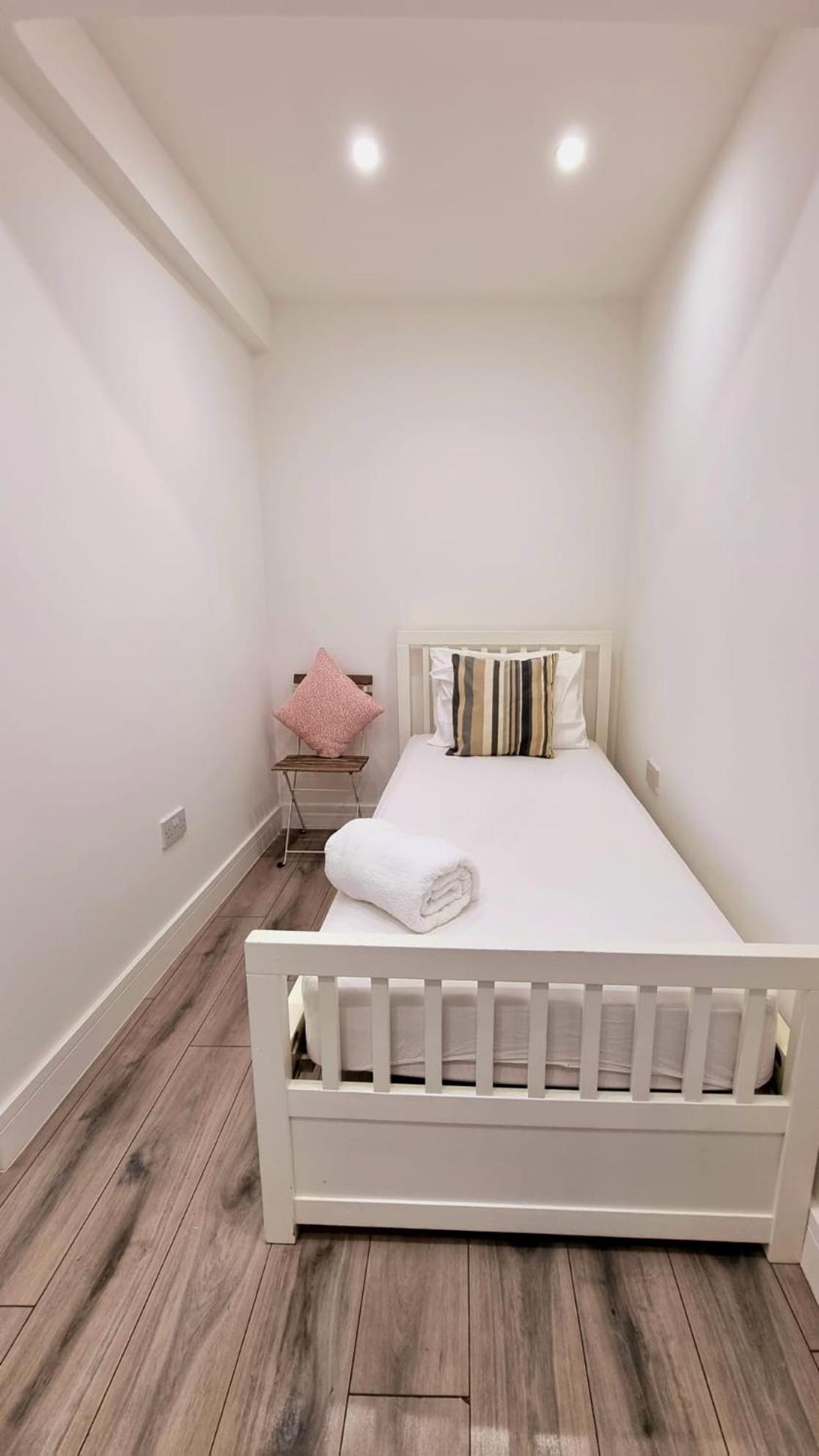 Brand New Flat Close To Turnpike Lane Tube Station Londra Exterior foto