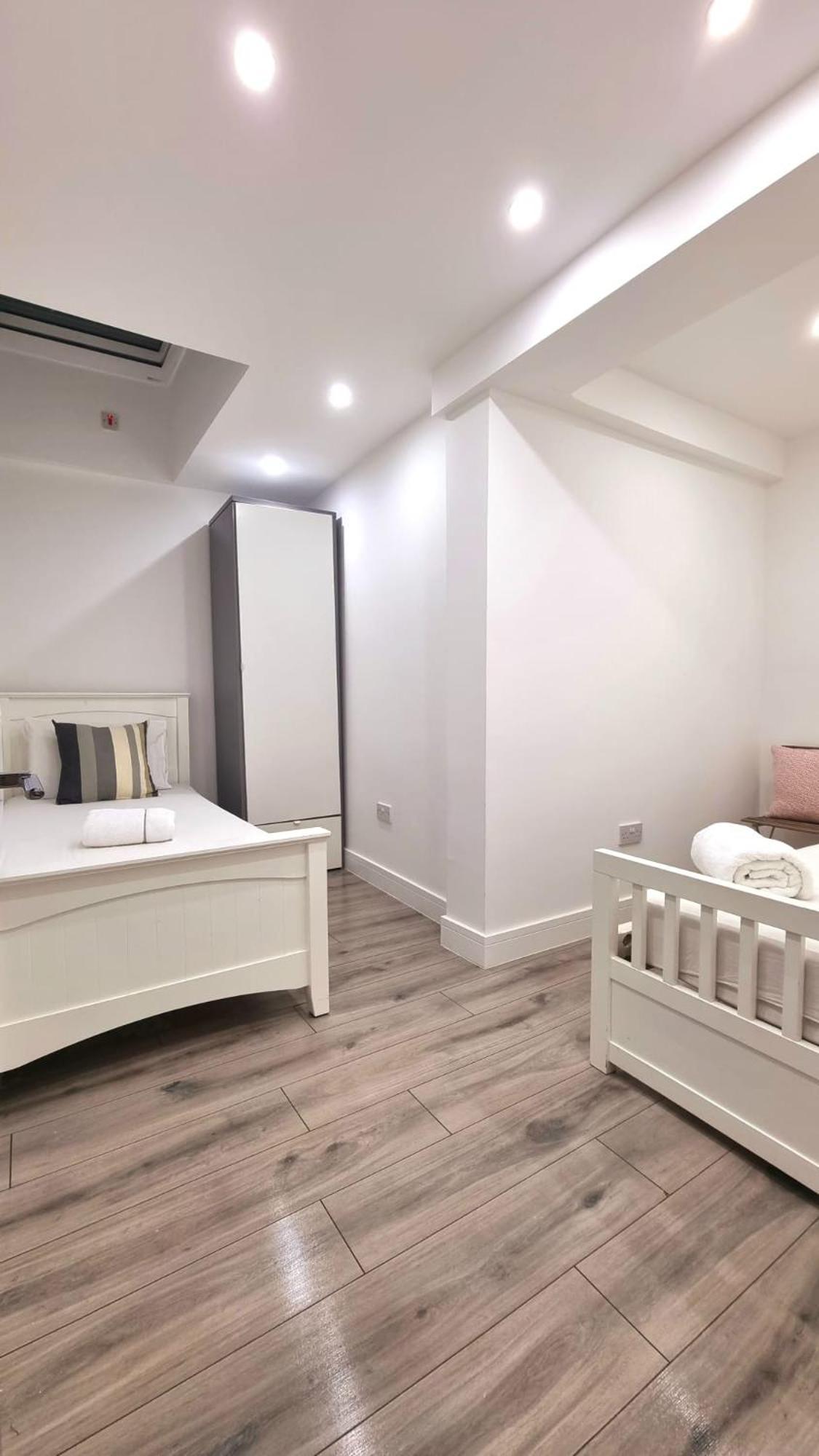 Brand New Flat Close To Turnpike Lane Tube Station Londra Exterior foto